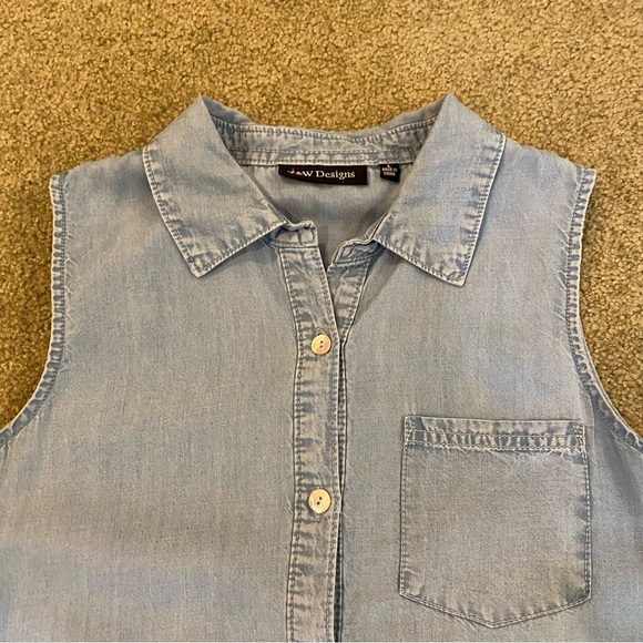 T&W Deisgns large sleeveless button up top 100% tencel - Picture 4 of 7